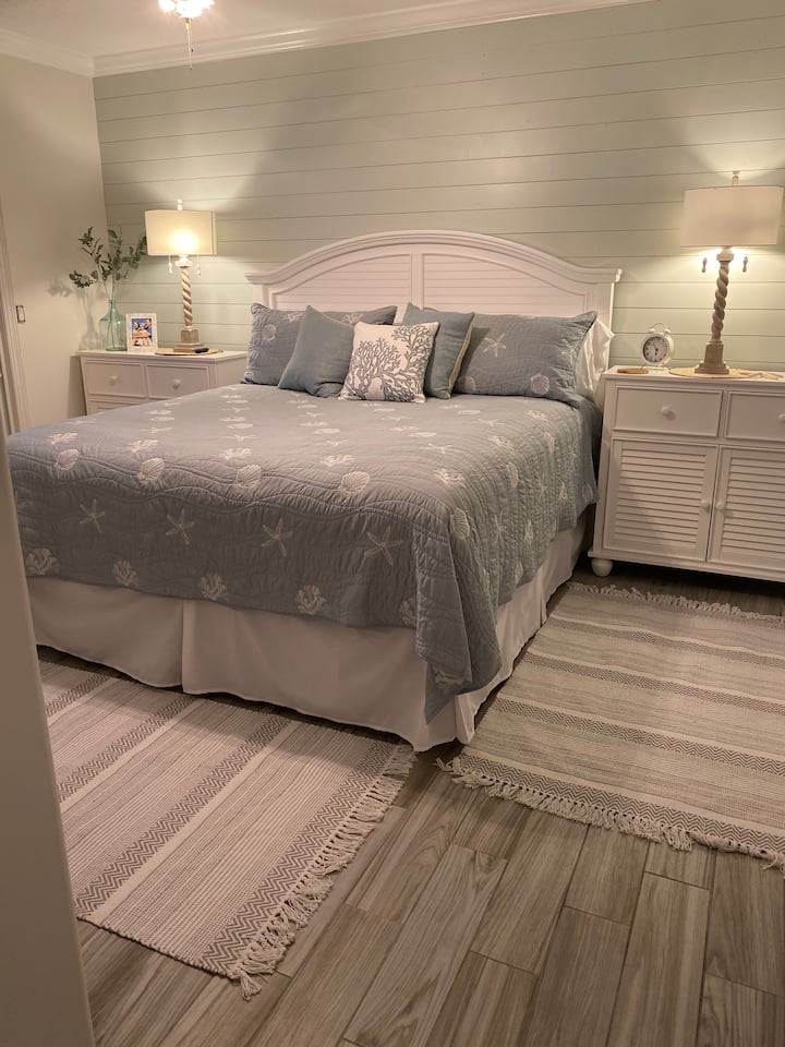 MasterBedroom ขนาดคิงไซส์พร้อมฟูกหนาพิเศษ