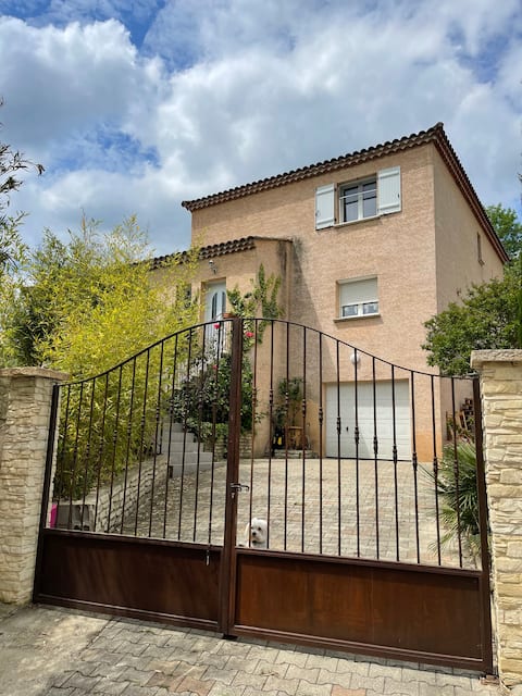 "Villa Piscine & Bar in Cévènnes"