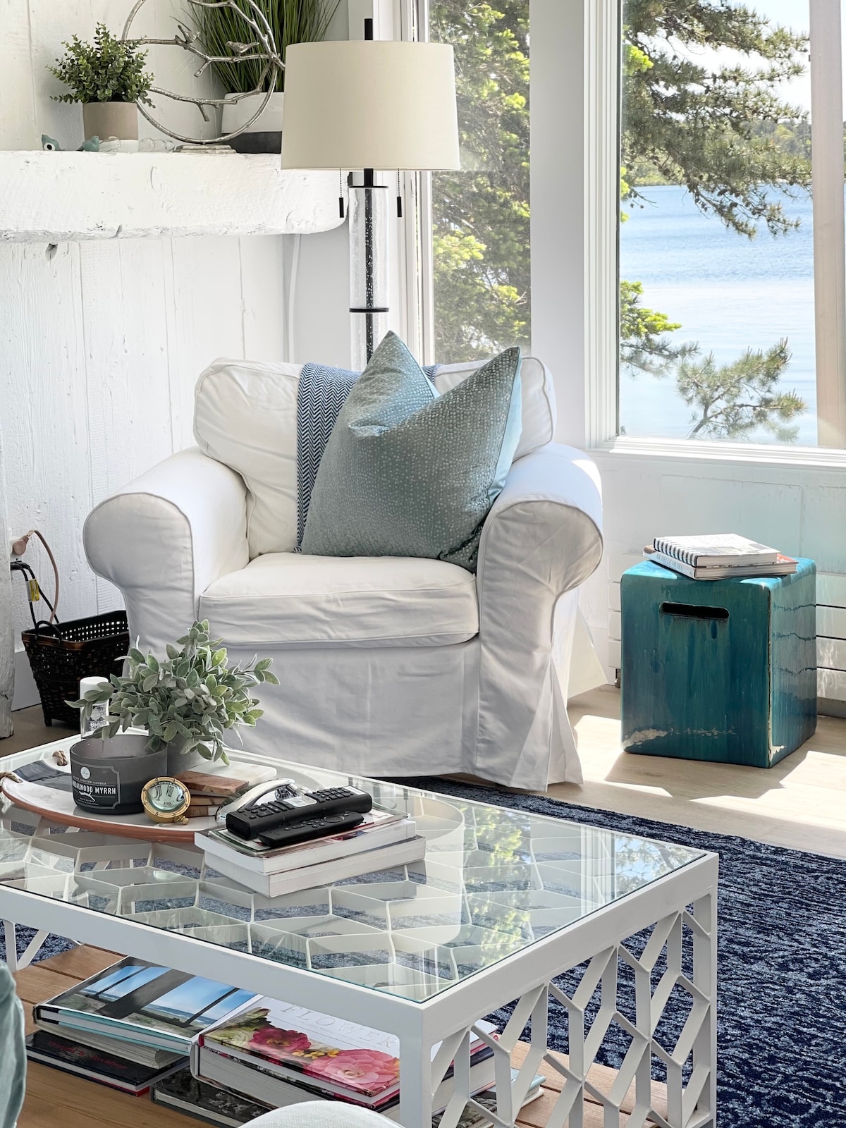 Popular Airbnb listing: Waterfront★ Pvt Beach ★ On Bike Path ★Bikes★Kayaks in Northwest Harwich