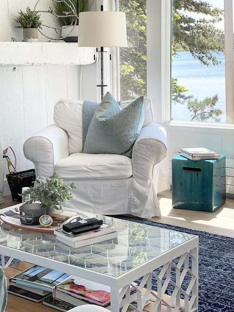 Popular Airbnb listing: Waterfront★ Pvt Beach ★ On Bike Path ★Bikes★Kayaks in Northwest Harwich