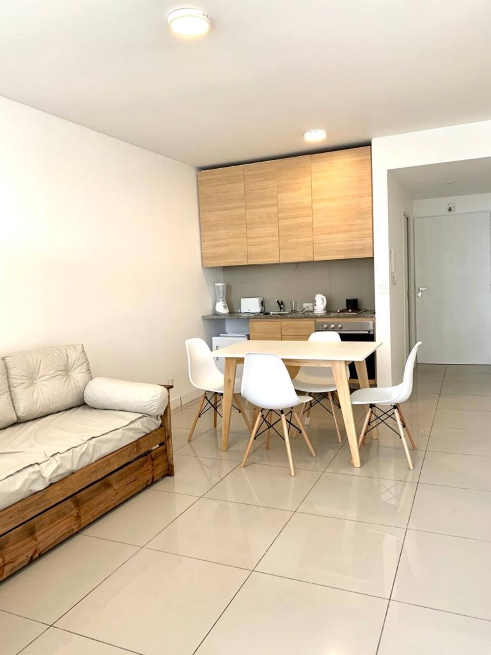 Center | Laundry | Smart tv | Pool