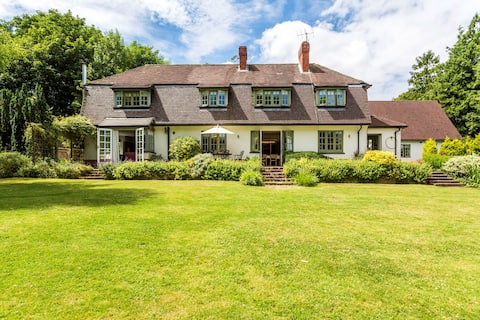 Gorgeous Country 5 Bed Escape with Separate Annex