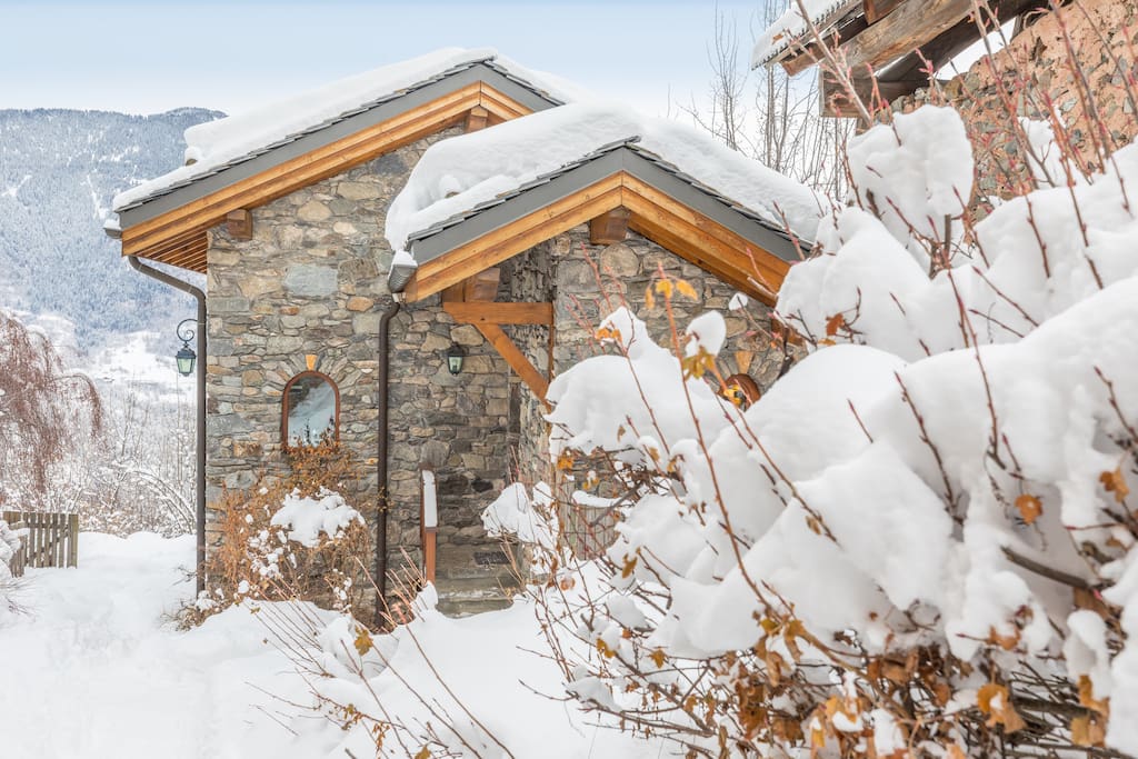 Snowy Steps to Chalet India