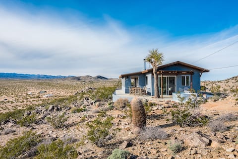 The Joshua Tree Starfire House + Hot Tub