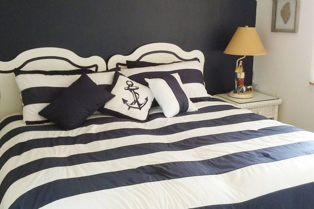 two twin beds can be adjoined or separated