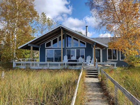 Waves and Wi-Fi ! Lake Michigan Beachfront haven