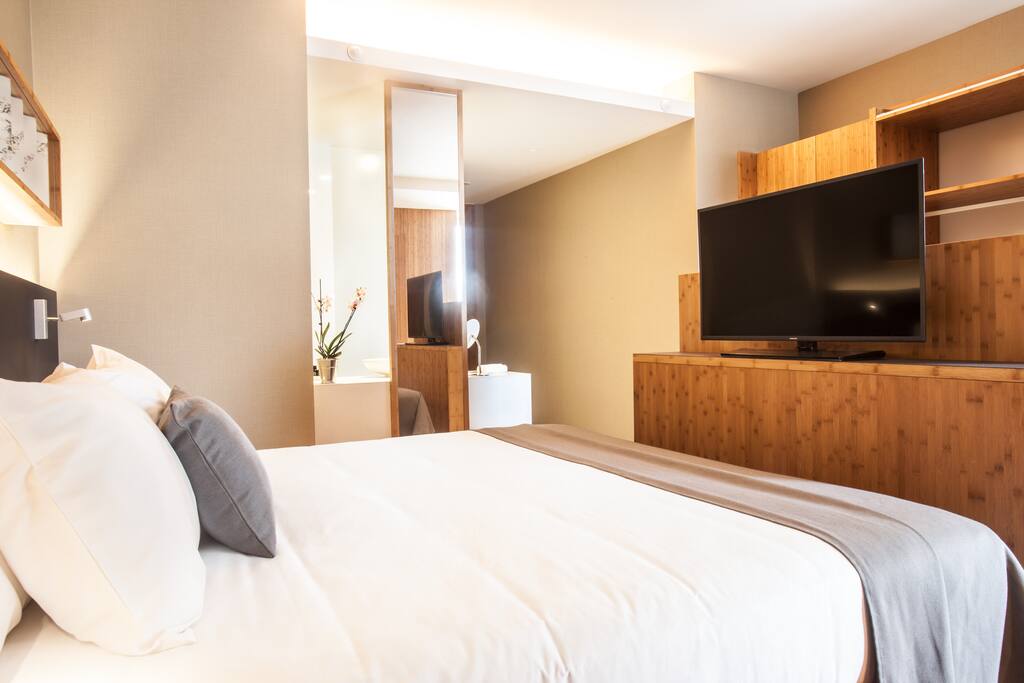 Deluxe Room 2