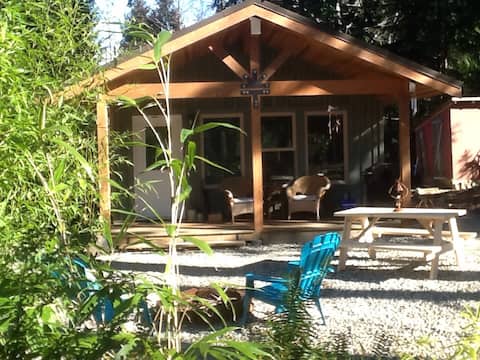 Charming cabin in the woods