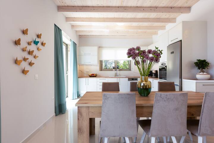 Villa Daphne Private pool, sea view, luxury, BBQ gallery image 3