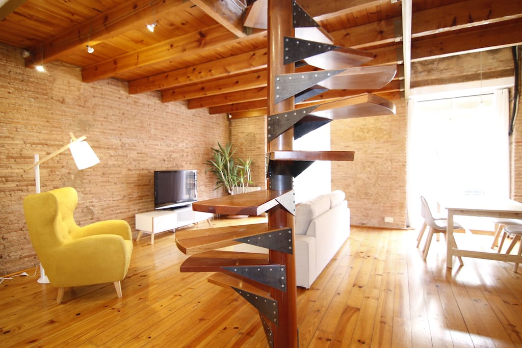 Spacious and bright living room downstairs