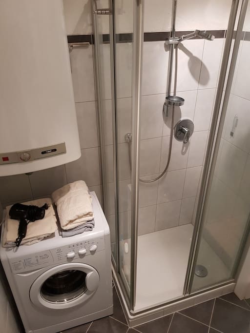 Bad mit Dusche