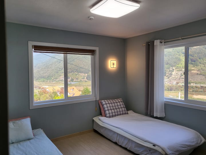 Soba na 2. katu super jednostruka 2
    dodatni futon i madrac 1
    klima-uređaj 