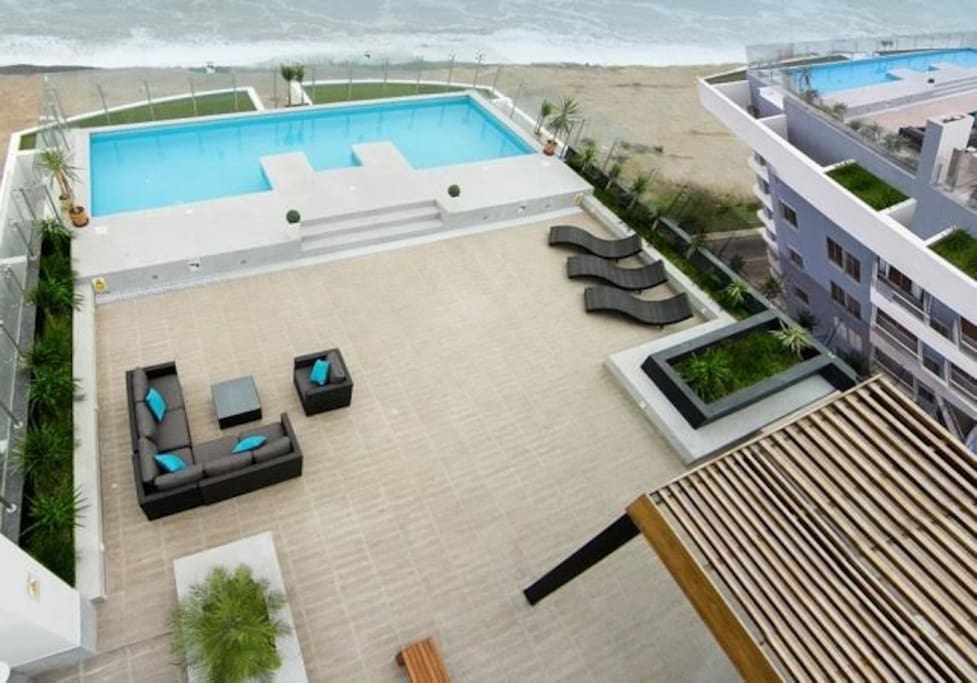 Hermosa Piscina panoramica