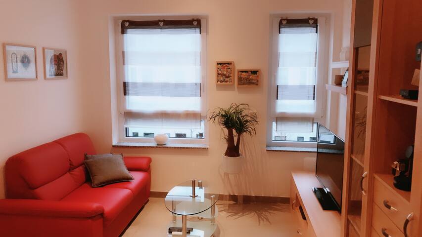 Top location, 500m from the SB Hbf, new apartment building with lift