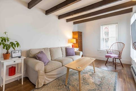 Green Street Hideaway. Downtown Lebanon.