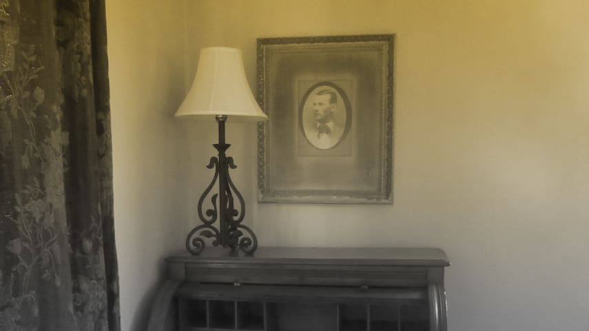 Jesse James Hideout