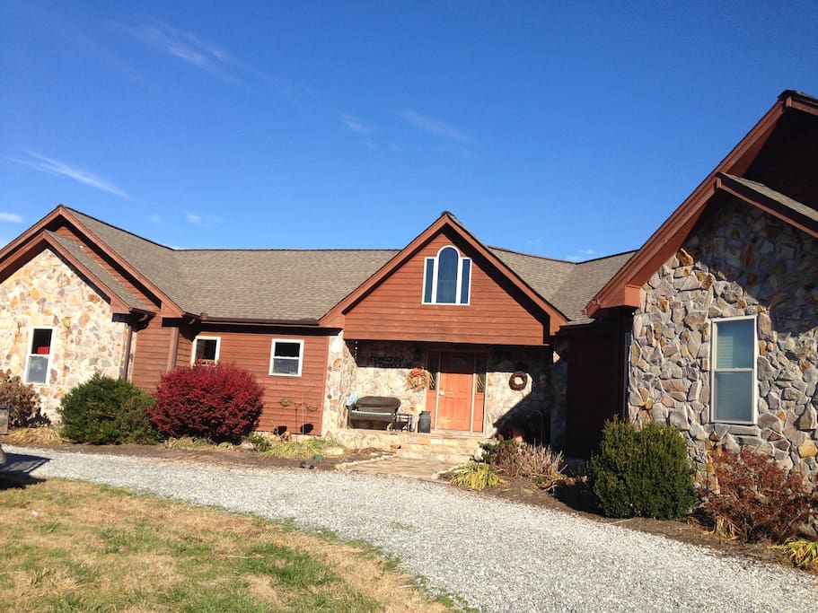 Maloney Meadows - 225 acres of walking trails & beautiful outdoor living space