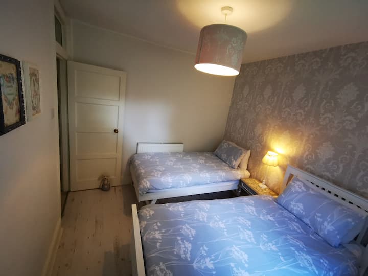 Soba s 2 odvojena kreveta