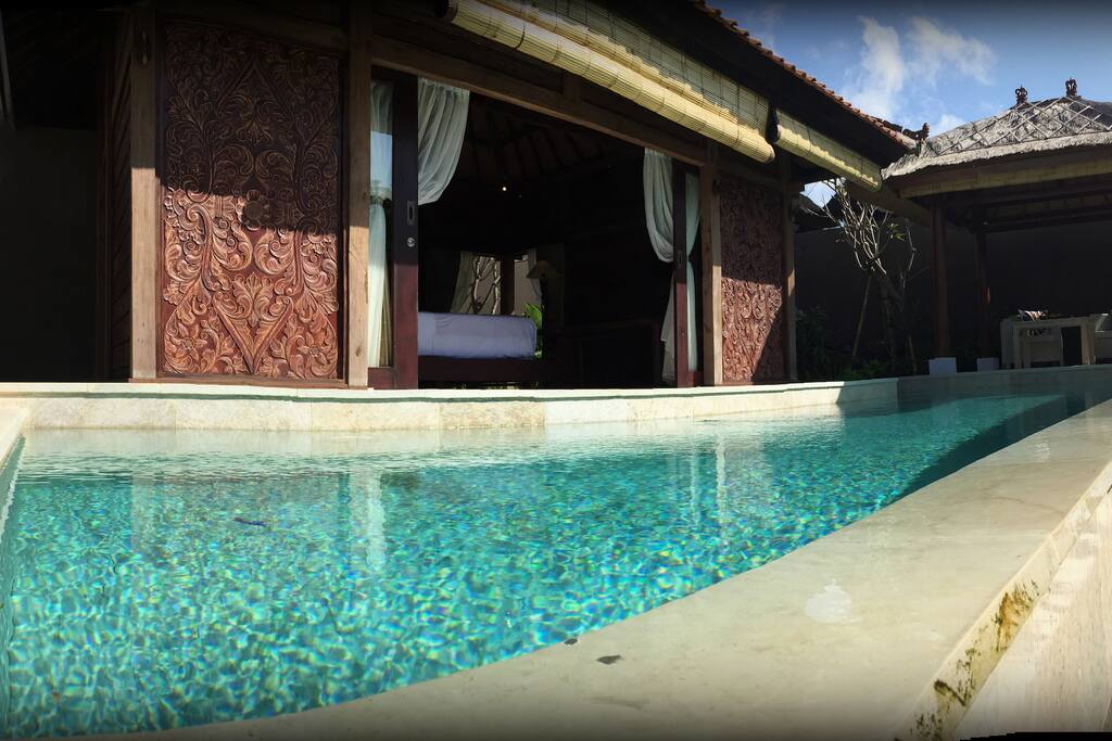 Direct access to the pool