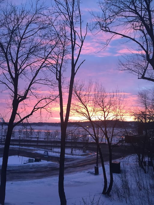 Coucher de soleil vue de la maison.
Sunset view from the house