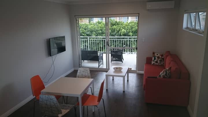 Burswood 1 bedroom apartment with big balcony