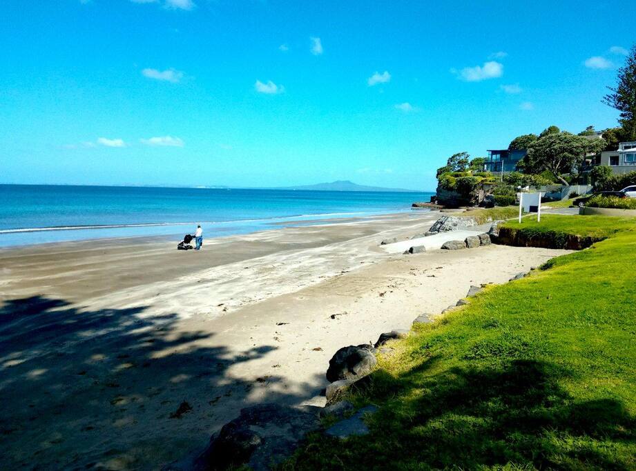 500 Meters to local BEACH!!