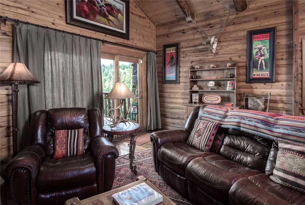 Plush comfort and classic wooden floors will feel wonderful on your weary feet after a long day of hiking, shopping, or skiing.