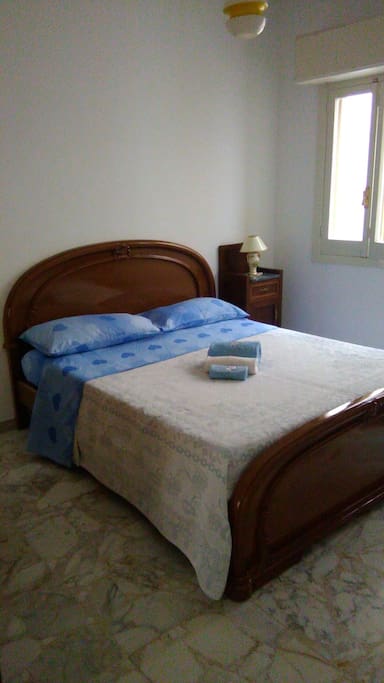 la prima camera da letto matrimoniali