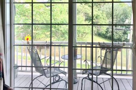 Peaceful Queen Room on Munjoy Hill w. Private Bath