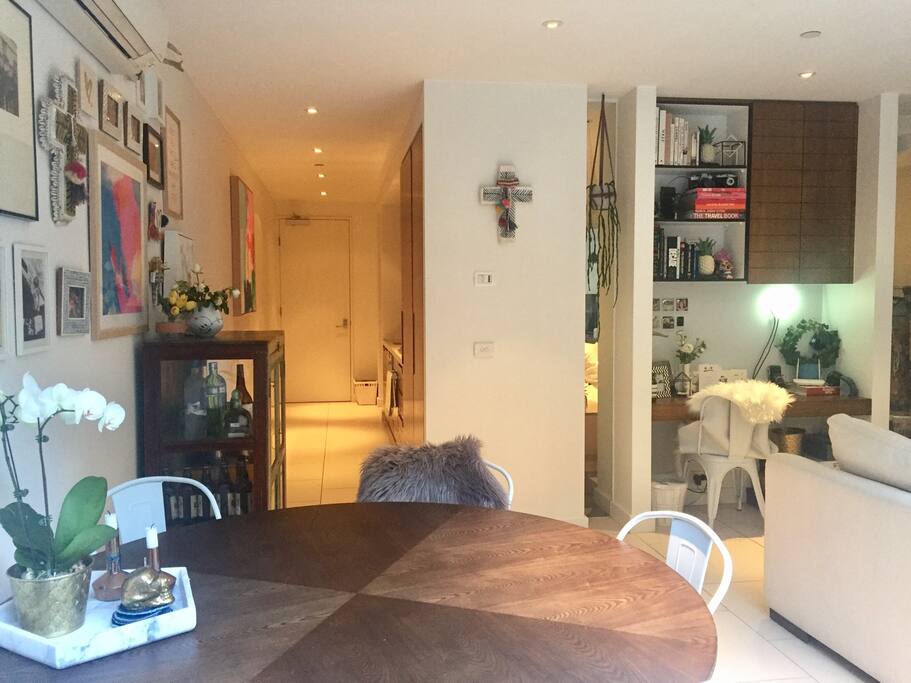 Dining space seats 6 people