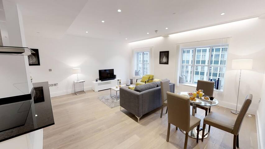 Modern and Bright 2 Bed & 2 Bath in Covent Garden gallery image 3