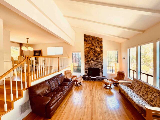 Spacious Comfy Renovated 4BR, quiet neighborhood