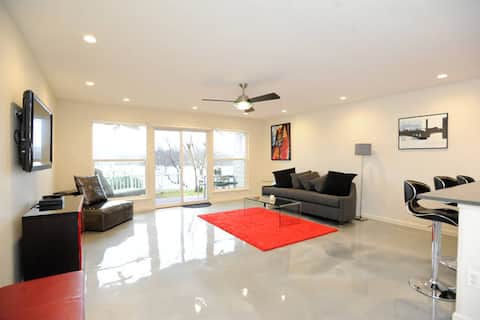 Top performing Airbnb: Waterfront Condo on Lady Bird Lake in Riverside