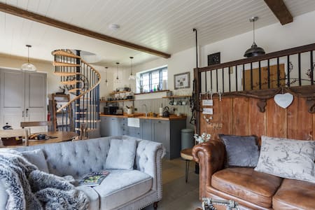 Luxury New Forest Barn, ideal for couples