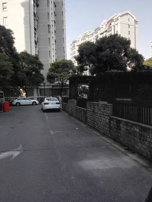 小区内景