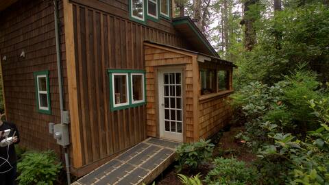 Whimbrel Cabin in the Cedars (Since 2017)