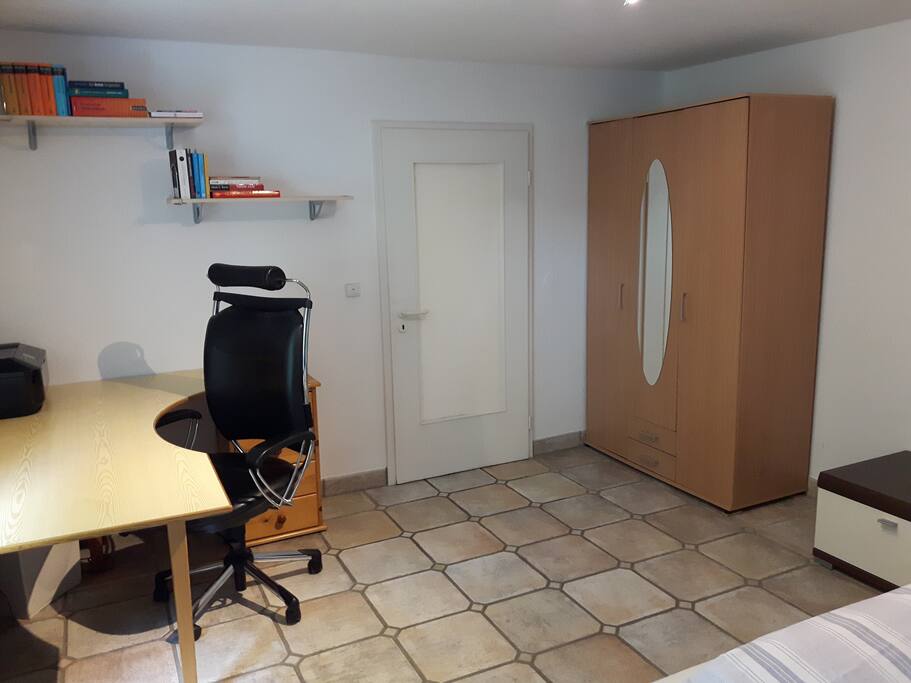 Blick zur Zimmertür