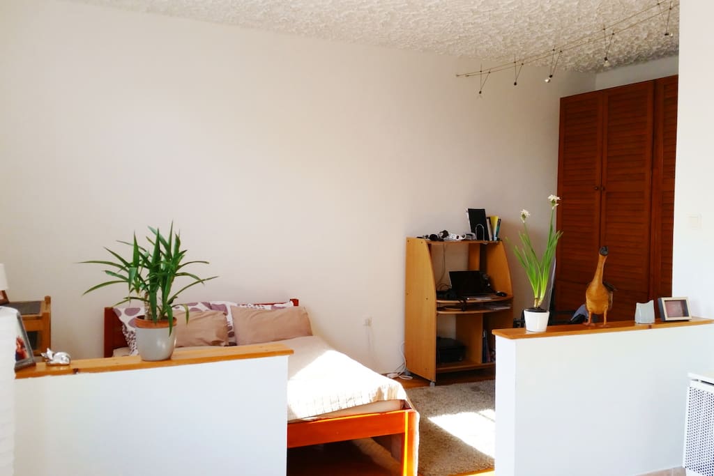 Spacious area easily accomodate up to 4 people