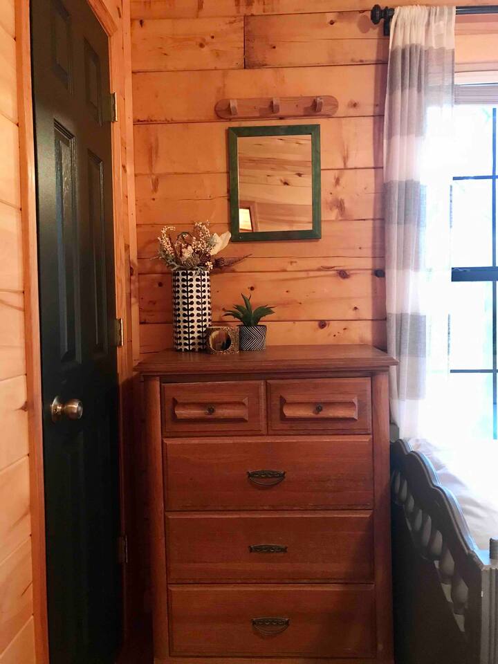 Love the cabin feel with the updated decor!
