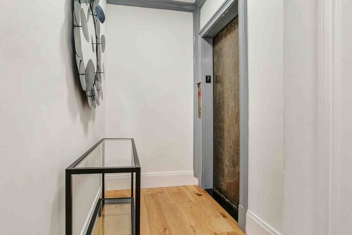 Modern WOW DUPLEX SOHO PH! $10mil Private terrace gallery image 5