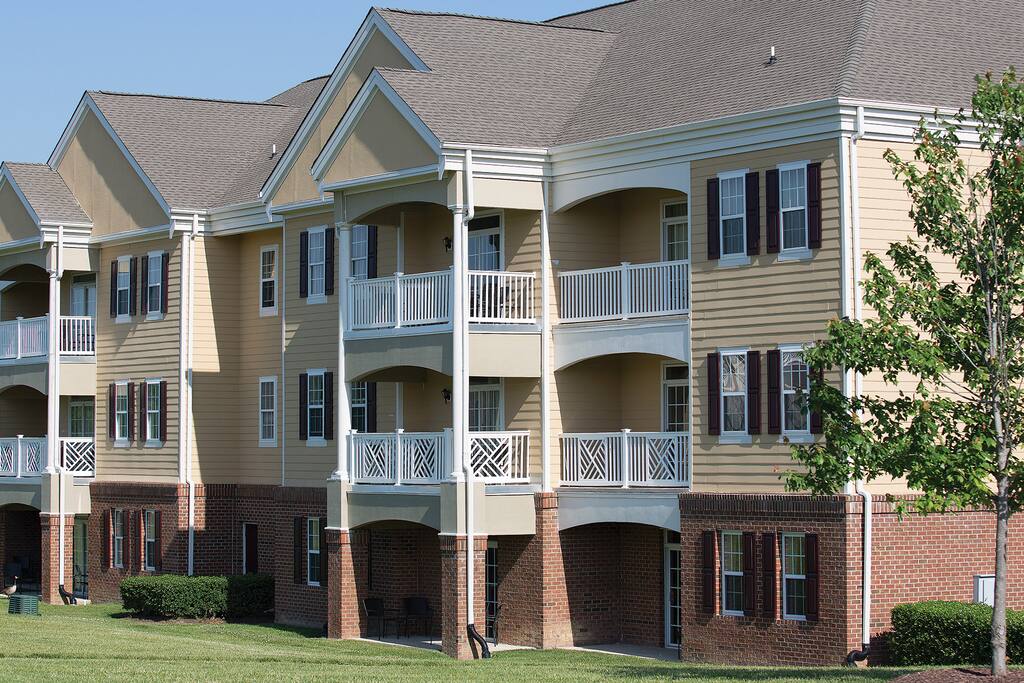 Exterior buildings close up of Governors Green Condos.