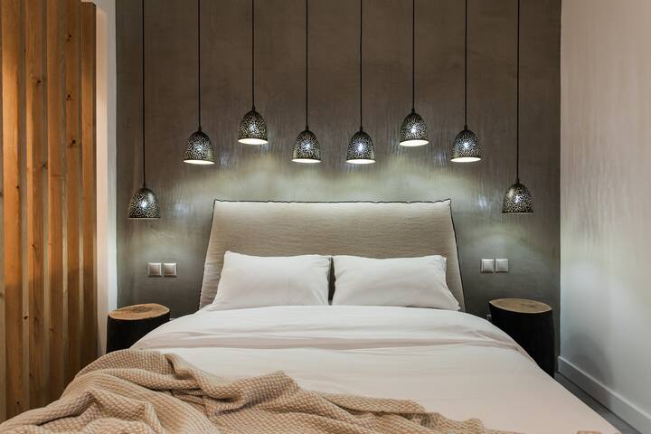 Bright 5th floor boutique apt, 1′ walk to Acropoli gallery image 3