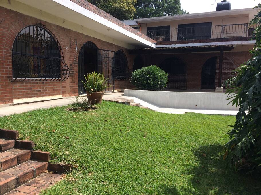Fresh air, peaceful, nice environment, perfect for resting, reading.
Aire puro, ambiente tranquilo y agradable, ideal para descansar y leer.