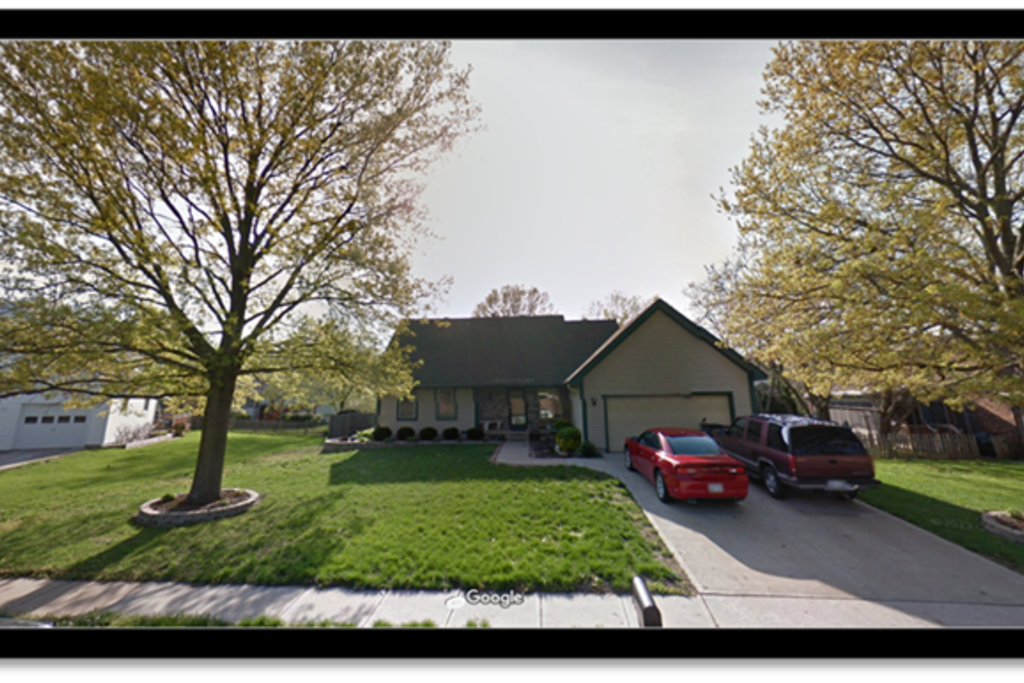 Our home just inside Persimmon Hills Entrance, 1.1 miles from shopping, dining and close to all major highways