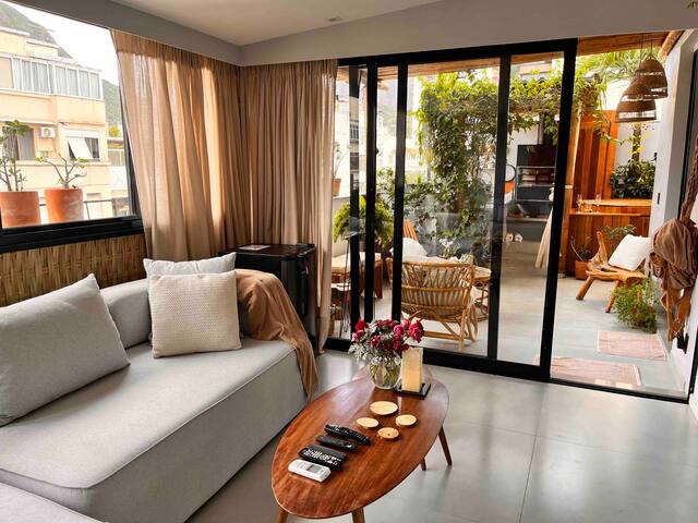 Apê Copa, Ofuro, banheira, terraço gallery image 2