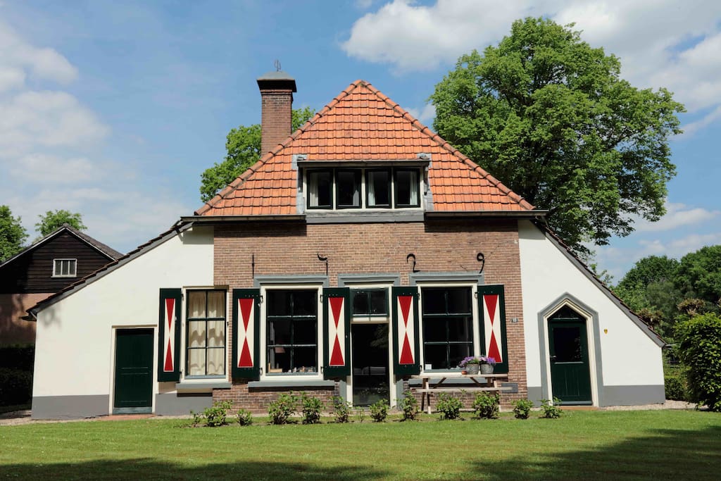 Met ruime tuin