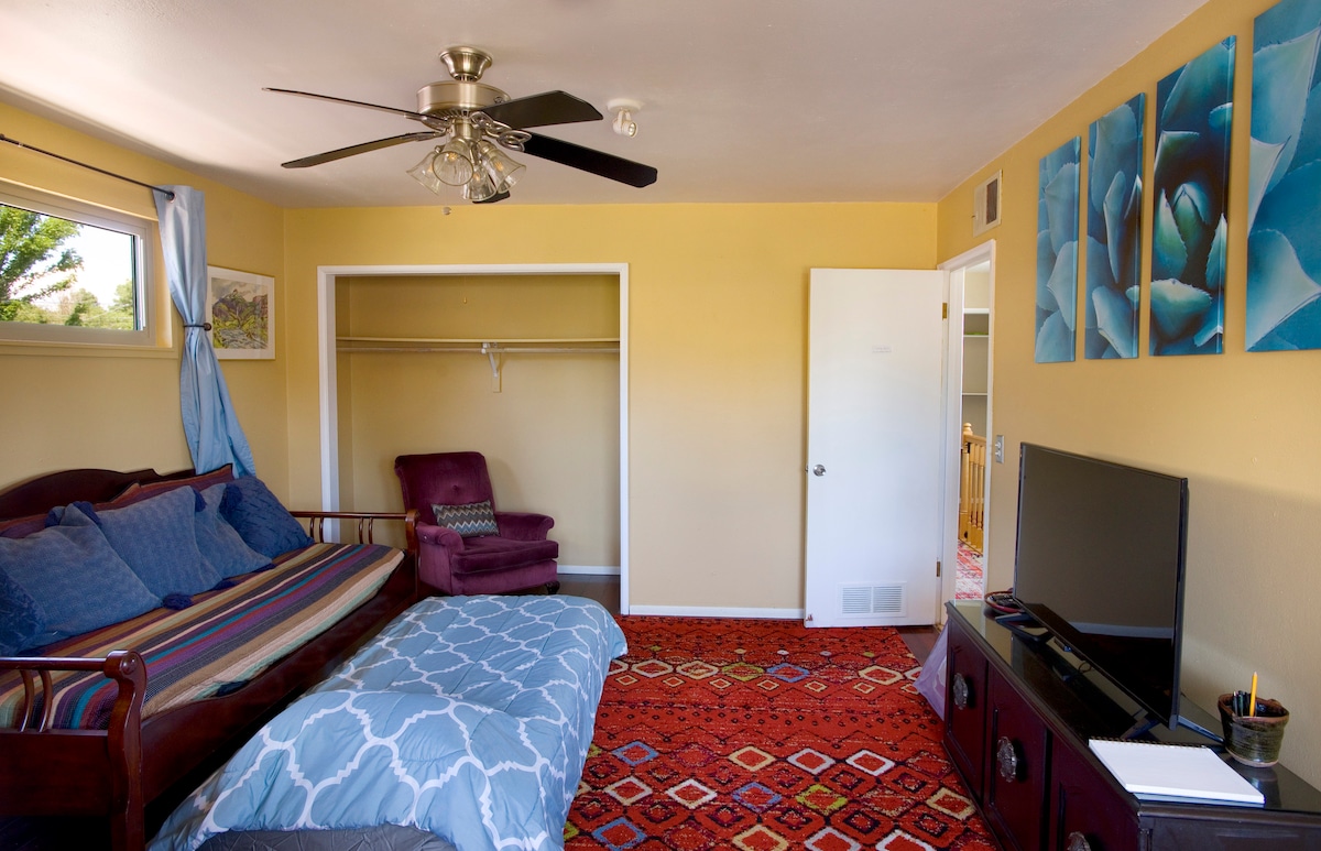 Vuta twin trundle kwa ajili ya kulala mara ya nne. 