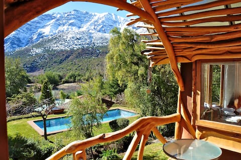 Magic Mountain house in Cajon del Maipo.