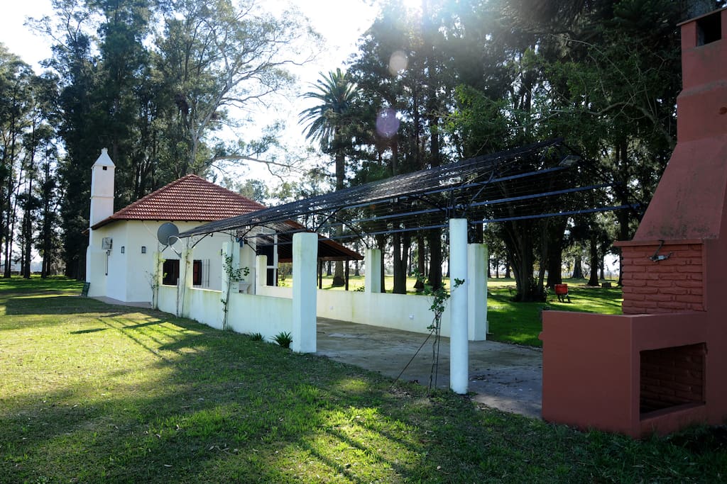 Pérgola camino a la parrilla