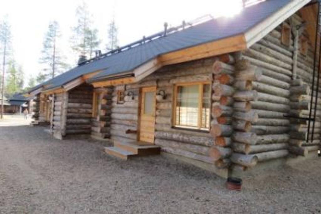 Aurinkosuomu B on keskimmäinen huoneisto
